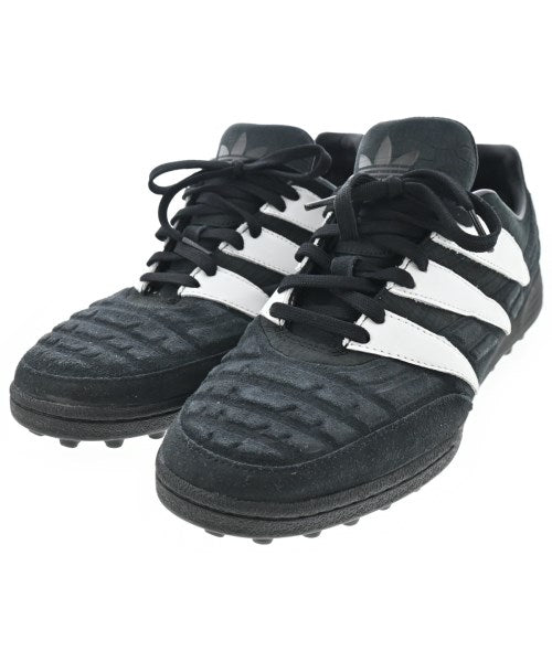 adidas 運動鞋