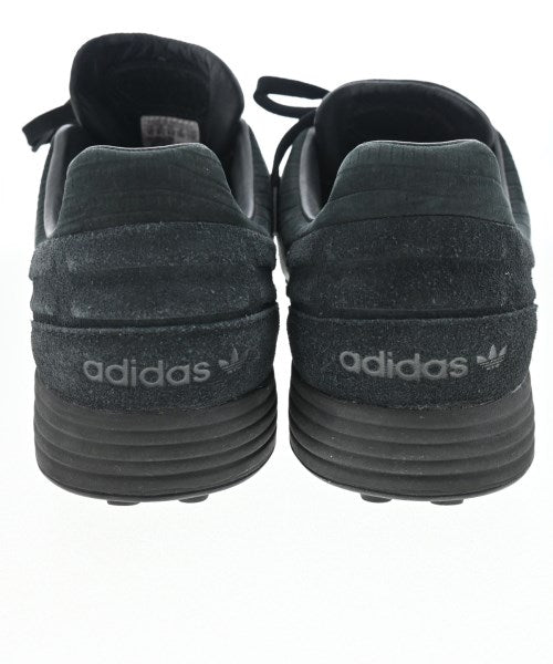 adidas 運動鞋