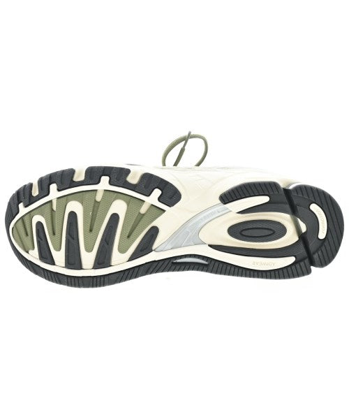 adidas 運動鞋