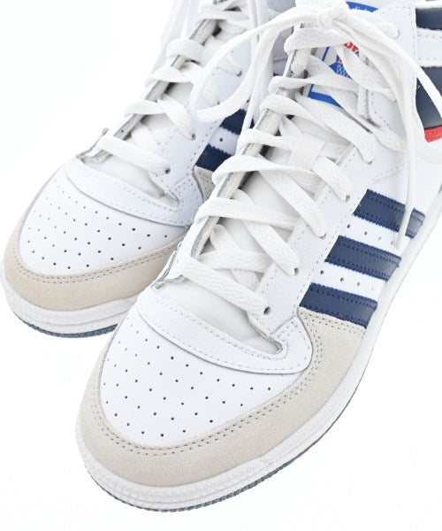 adidas 運動鞋