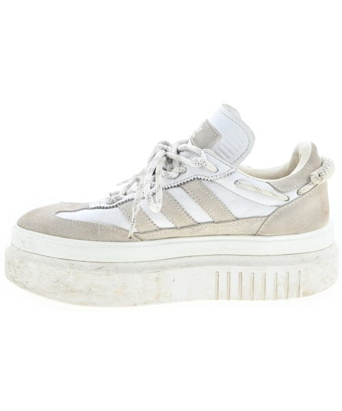 adidas 運動鞋