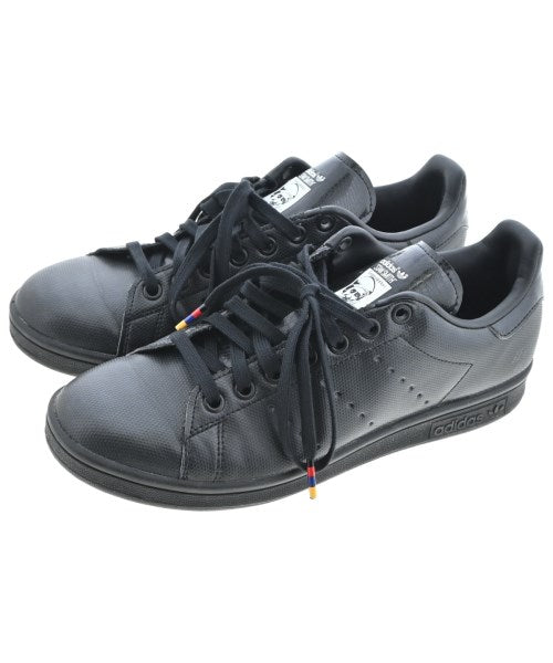 adidas 運動鞋