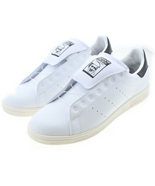 adidas 運動鞋