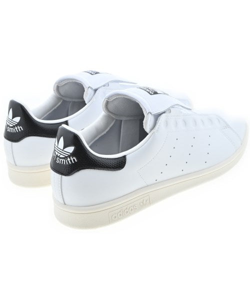 adidas 運動鞋