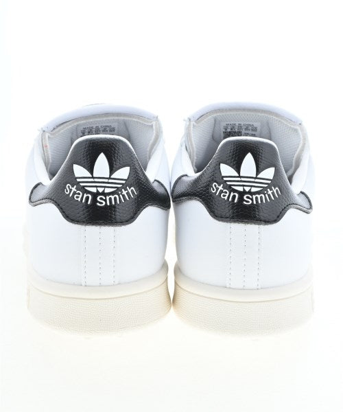 adidas 運動鞋