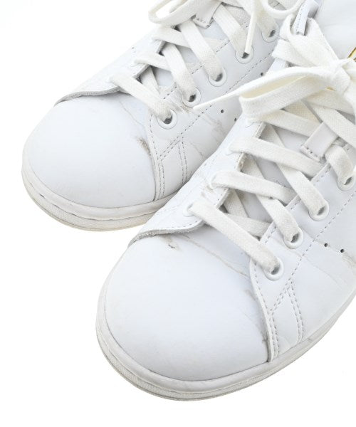 adidas 運動鞋