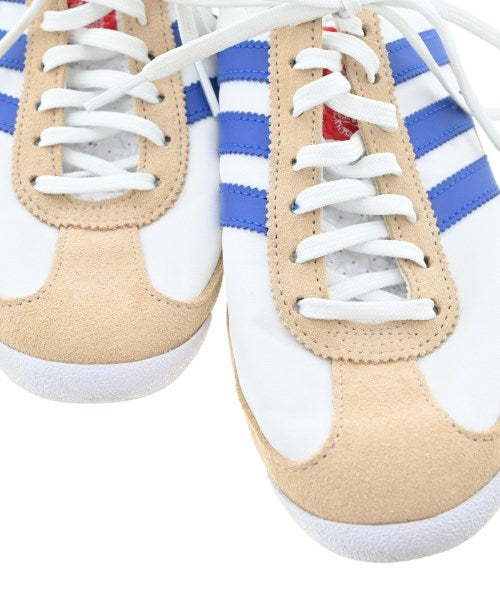 adidas 運動鞋