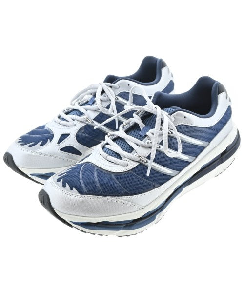 adidas 運動鞋