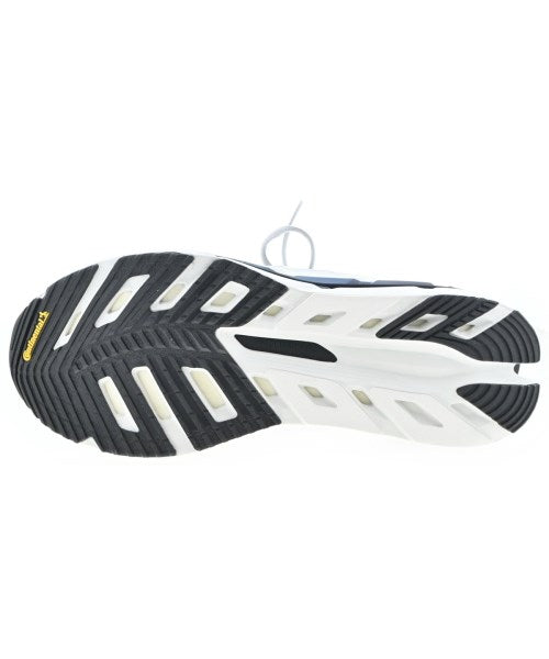 adidas 運動鞋