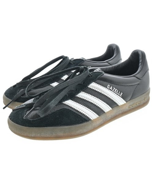 adidas 運動鞋