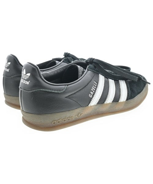 adidas 運動鞋