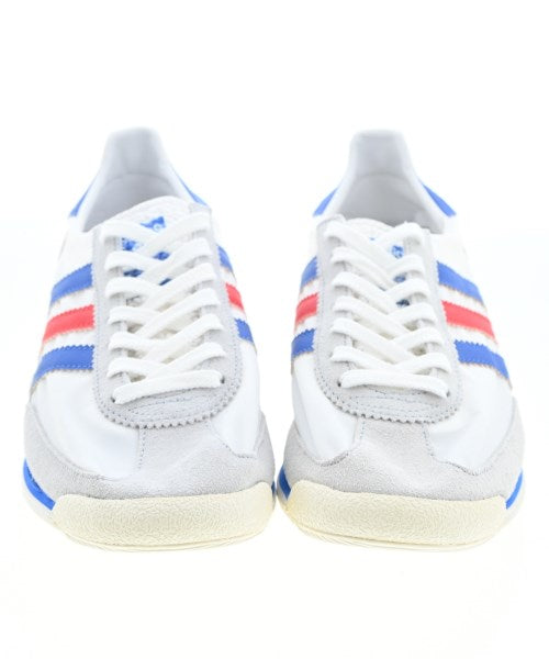 adidas 運動鞋