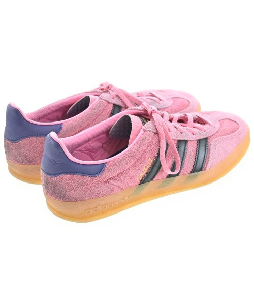 adidas 運動鞋