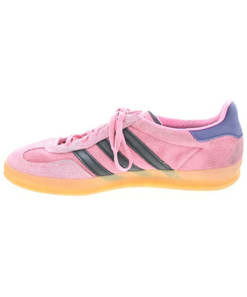 adidas 運動鞋