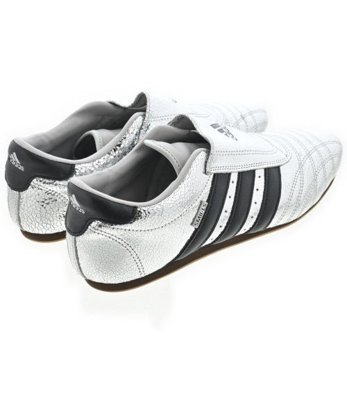 adidas 運動鞋