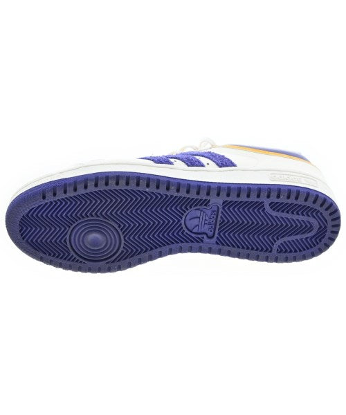 adidas 運動鞋