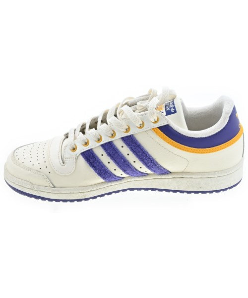 adidas 運動鞋