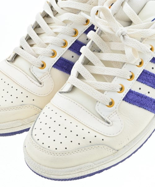 adidas 運動鞋