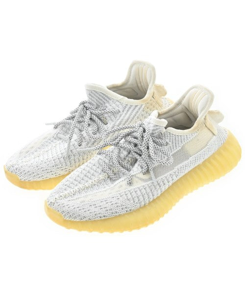 adidas 運動鞋
