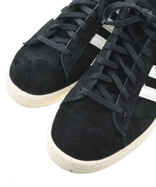 adidas 運動鞋