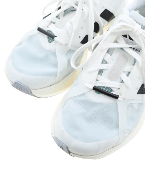 adidas 運動鞋