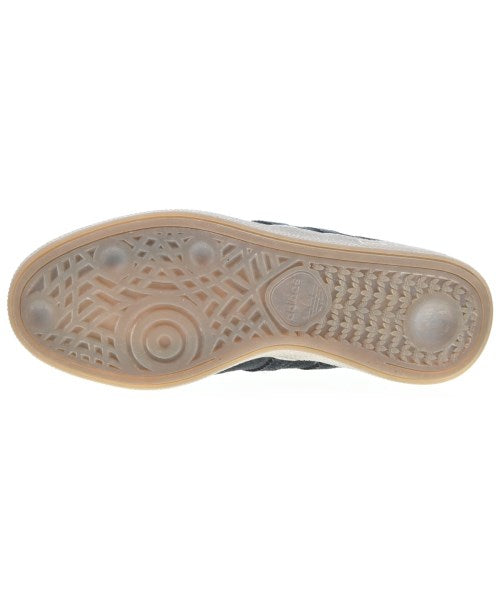 adidas 運動鞋