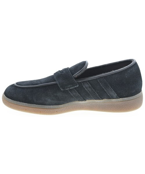 adidas 運動鞋