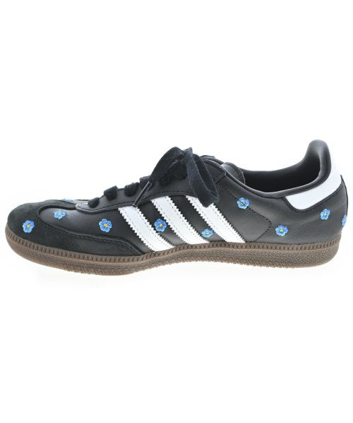 adidas 運動鞋