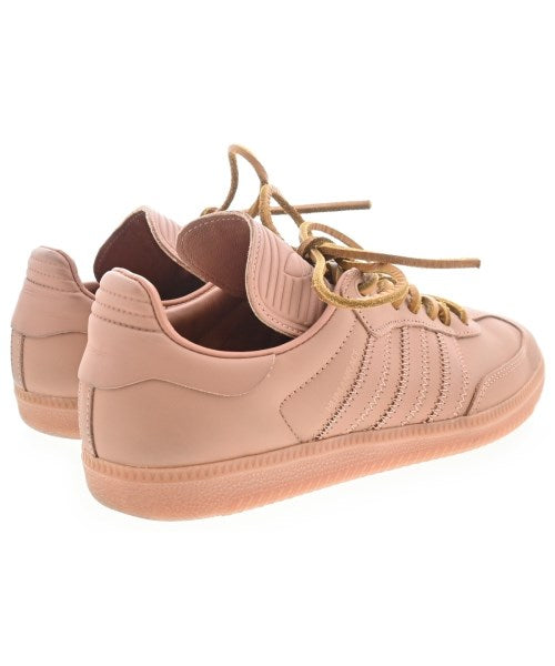 adidas 運動鞋