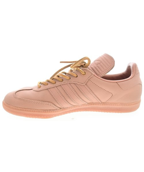 adidas 運動鞋