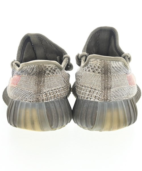 adidas 運動鞋