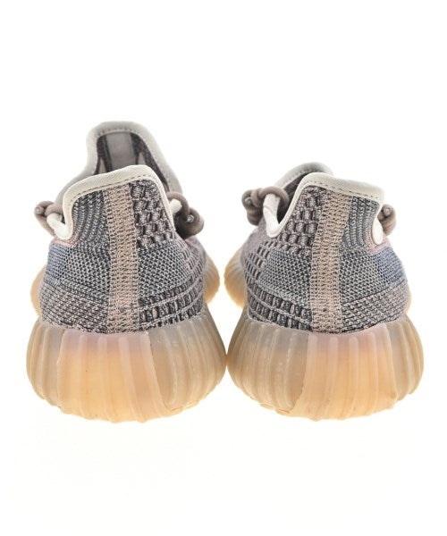 adidas 運動鞋