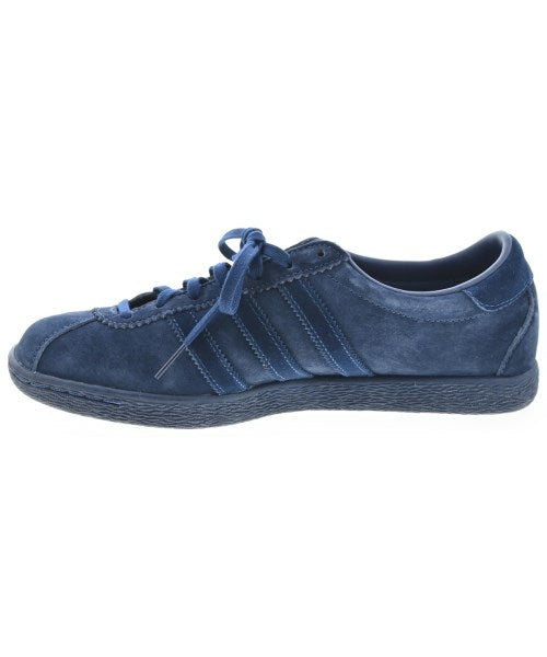 adidas 運動鞋