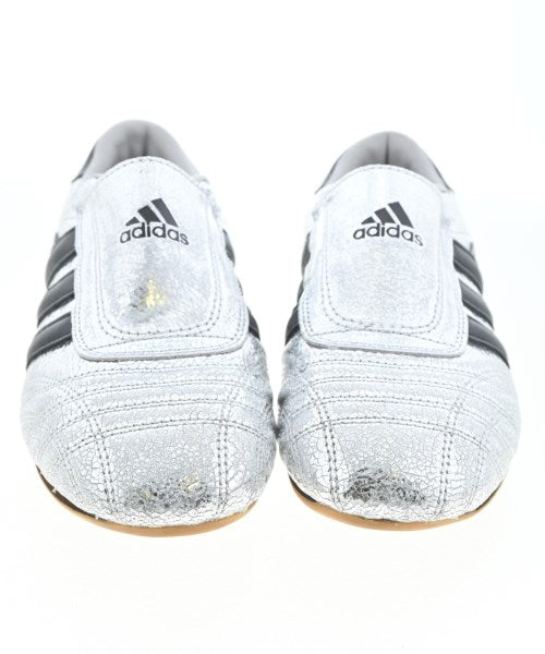 adidas 運動鞋