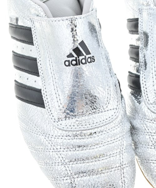 adidas 運動鞋