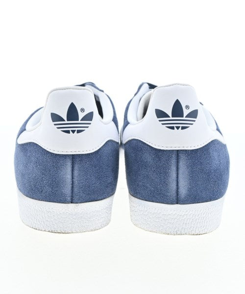adidas 運動鞋