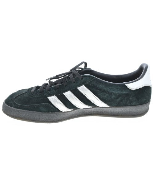 adidas 運動鞋