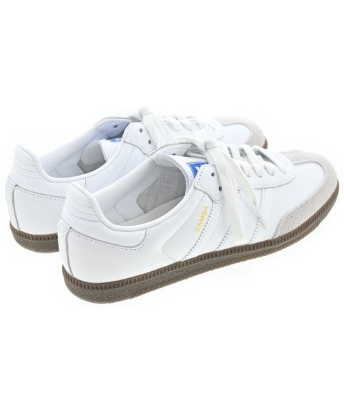 adidas 運動鞋