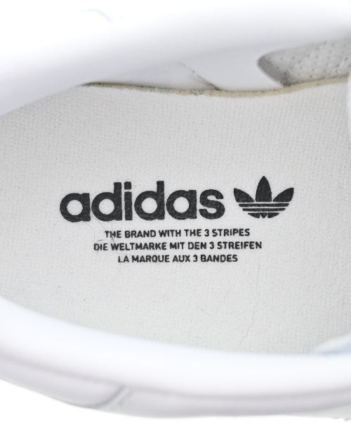 adidas 運動鞋