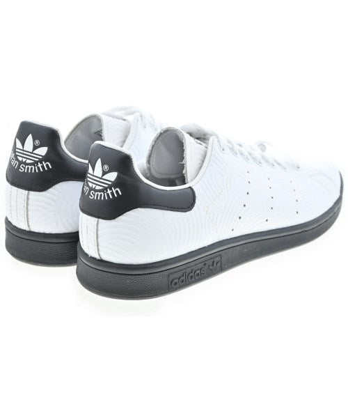 adidas 運動鞋
