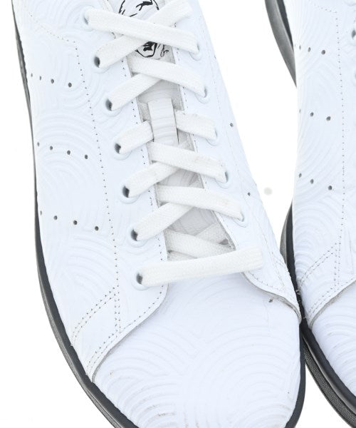 adidas 運動鞋