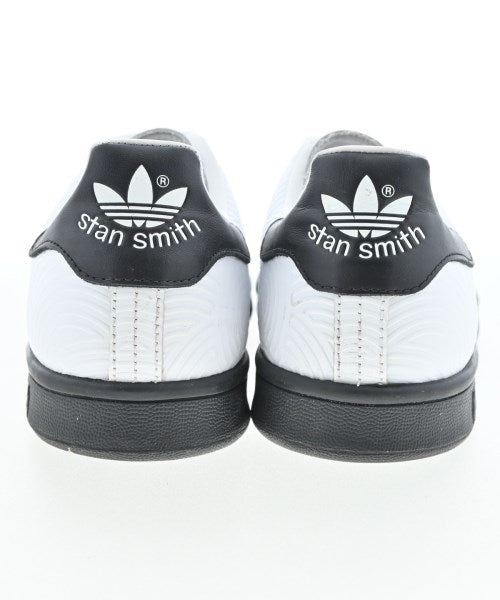 adidas 運動鞋