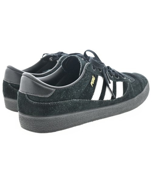 adidas 運動鞋