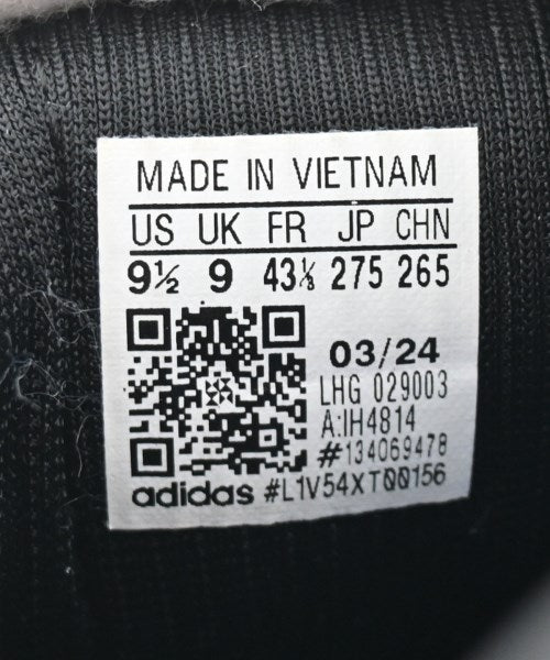 adidas 運動鞋