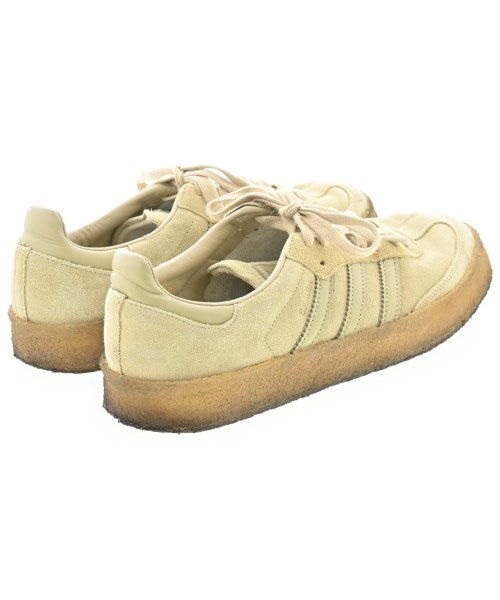adidas 運動鞋