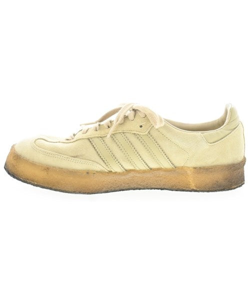 adidas 運動鞋