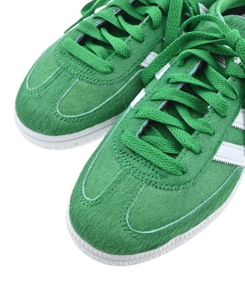 adidas 運動鞋