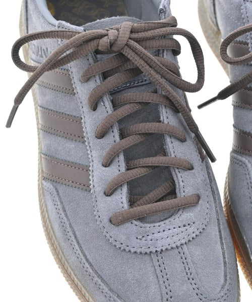 adidas 運動鞋