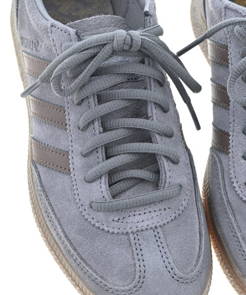 adidas 運動鞋