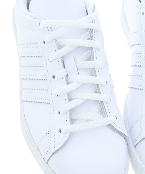 adidas 運動鞋